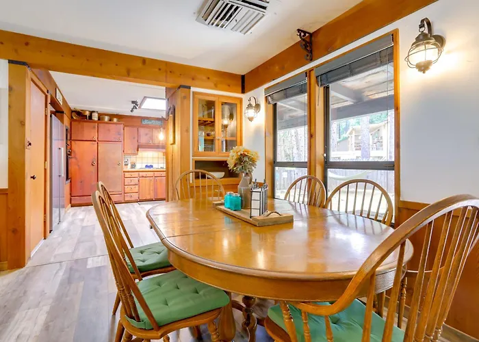 1 Mi To Lake: Hot Tub Haven In Pollock Pines!