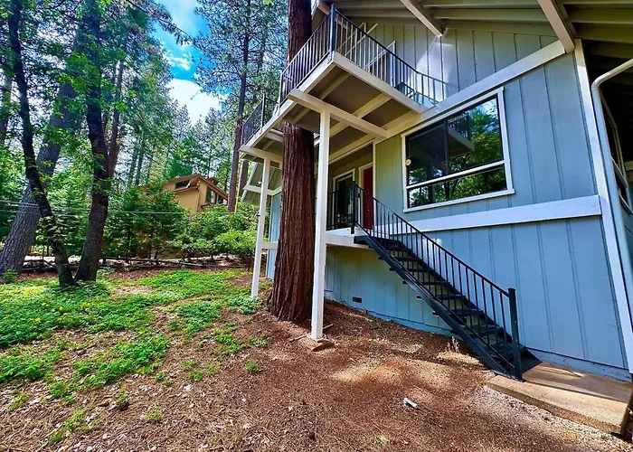Cabin In The Trees-Game Room