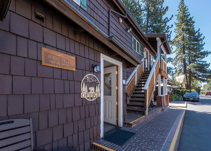 Red Wolf Lakeside Lodge