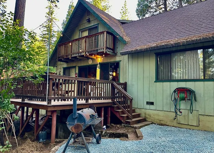 Groovy Cabin In The Woods