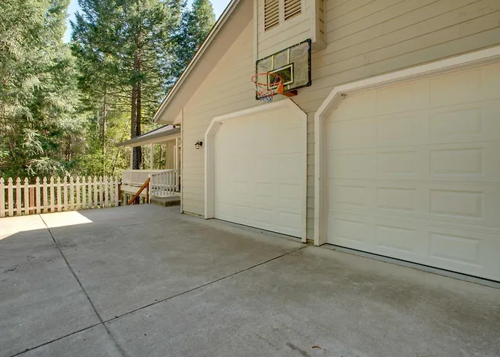 Total Seclusion: Pollock Pines Home On 5 Acres